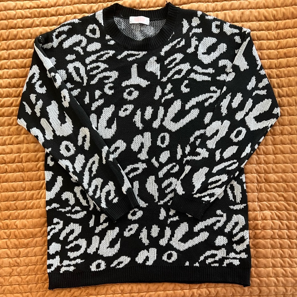 Leopard/Cheetah Long Sleeve Sweater
